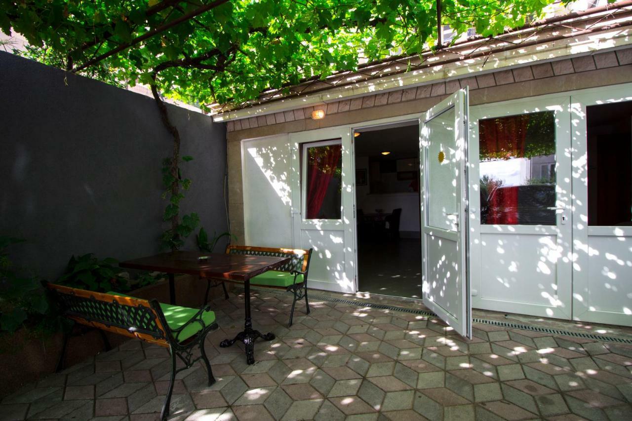Mrkonjic Branko & Marija Apartmani Omiš Exteriör bild