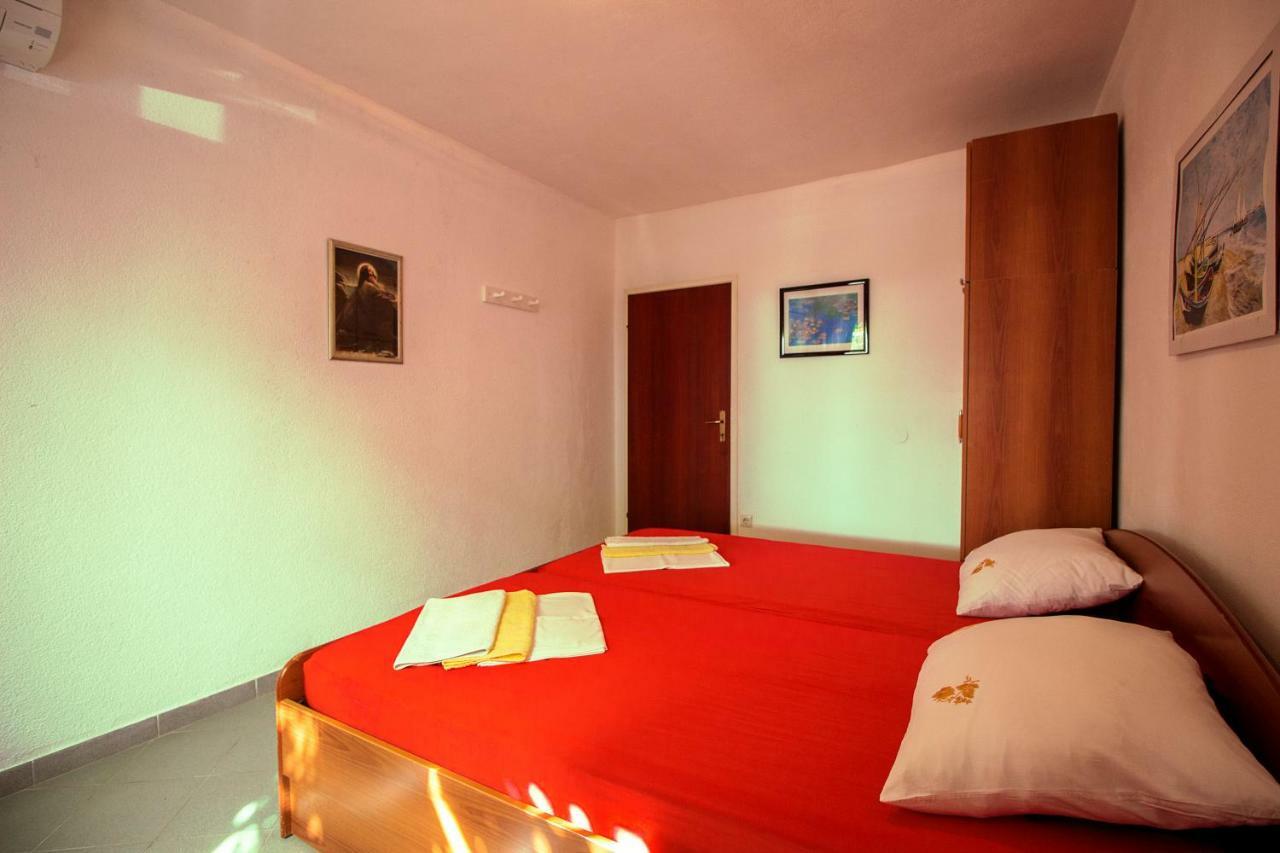 Mrkonjic Branko & Marija Apartmani Omiš Exteriör bild