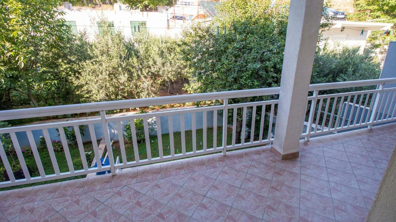 Mrkonjic Branko & Marija Apartmani Omiš Exteriör bild