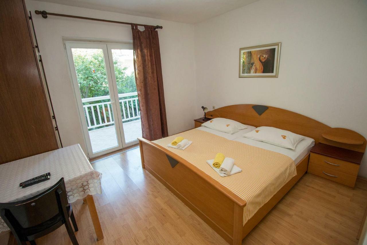 Mrkonjic Branko & Marija Apartmani Omiš Exteriör bild