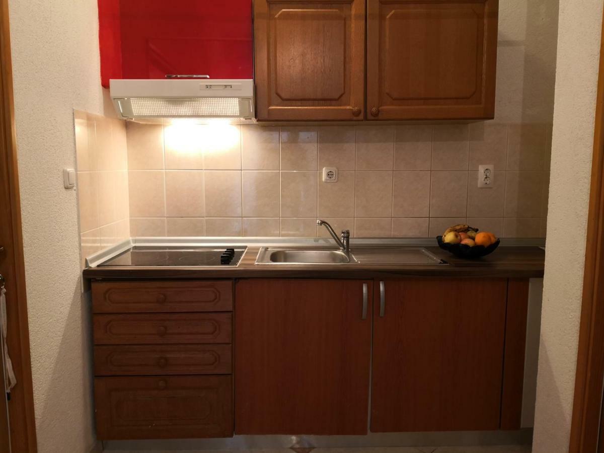 Mrkonjic Branko & Marija Apartmani Omiš Exteriör bild