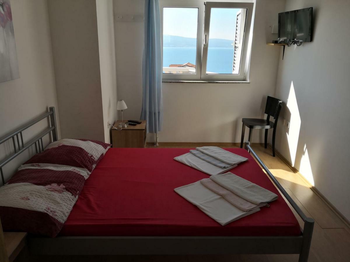 Mrkonjic Branko & Marija Apartmani Omiš Exteriör bild