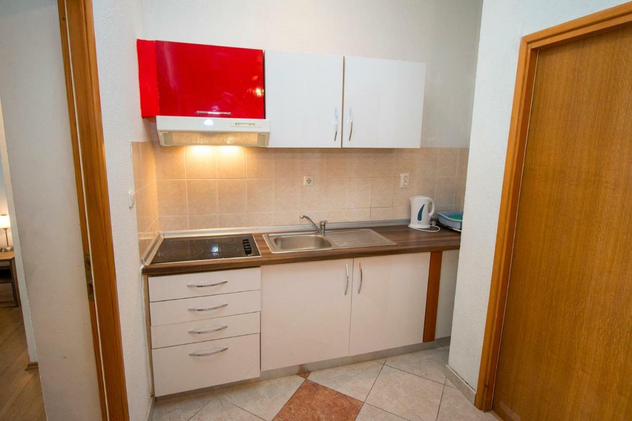 Mrkonjic Branko & Marija Apartmani Omiš Exteriör bild