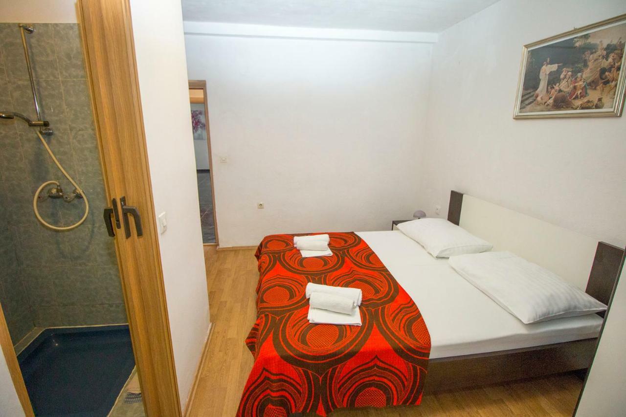 Mrkonjic Branko & Marija Apartmani Omiš Exteriör bild