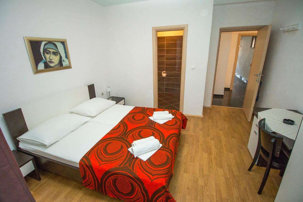 Mrkonjic Branko & Marija Apartmani Omiš Exteriör bild