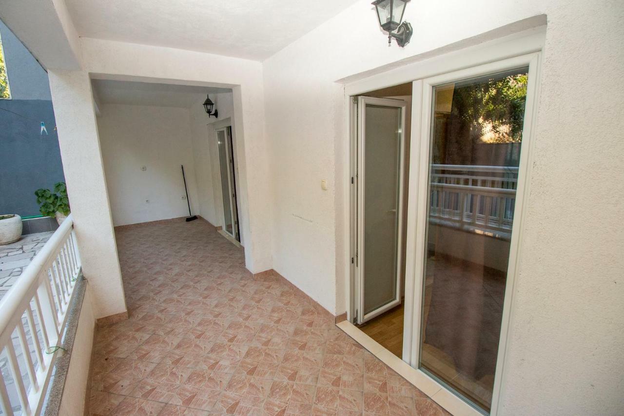 Mrkonjic Branko & Marija Apartmani Omiš Exteriör bild
