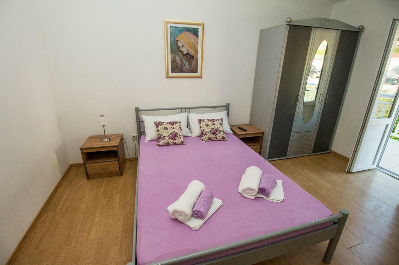 Mrkonjic Branko & Marija Apartmani Omiš Exteriör bild