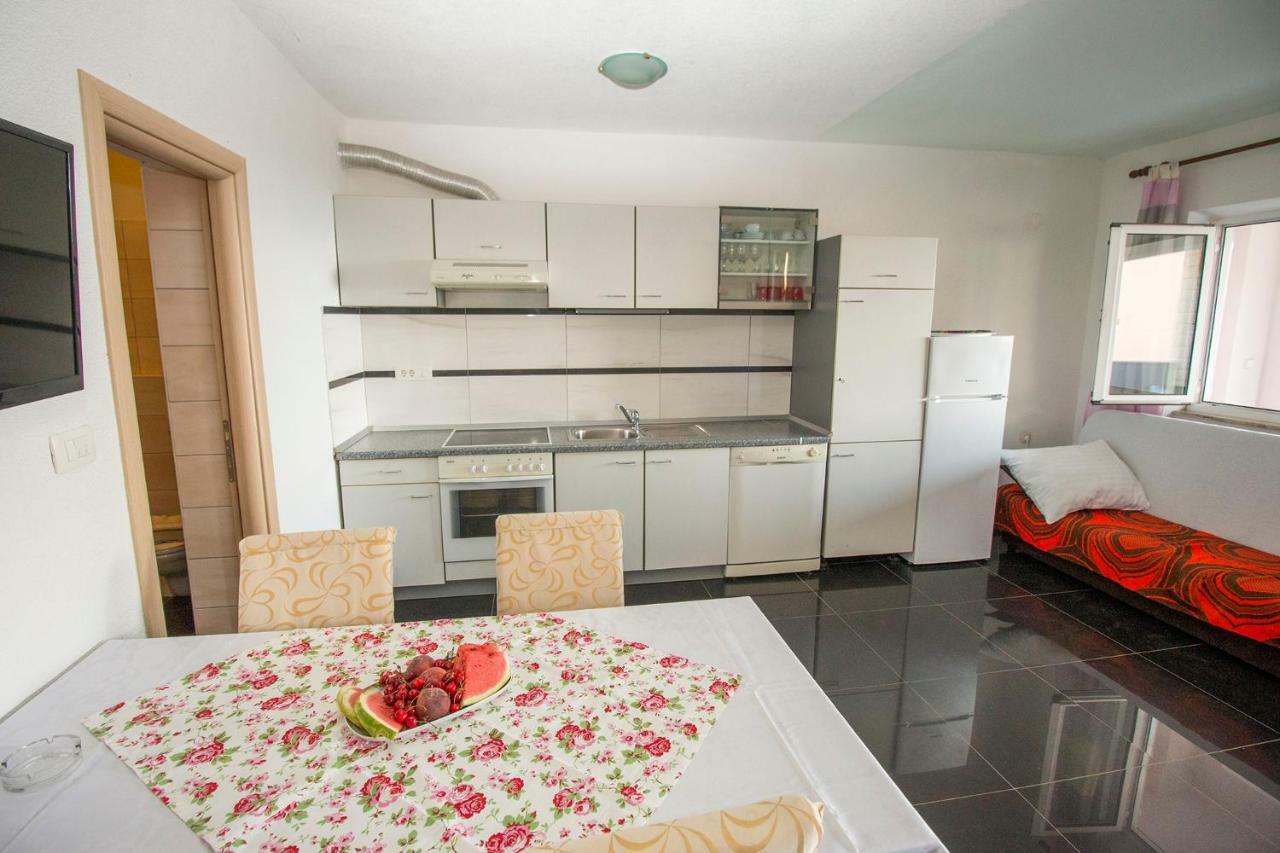Mrkonjic Branko & Marija Apartmani Omiš Exteriör bild