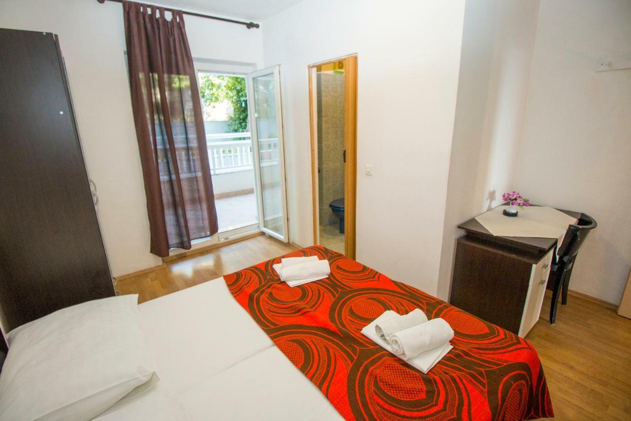 Mrkonjic Branko & Marija Apartmani Omiš Exteriör bild